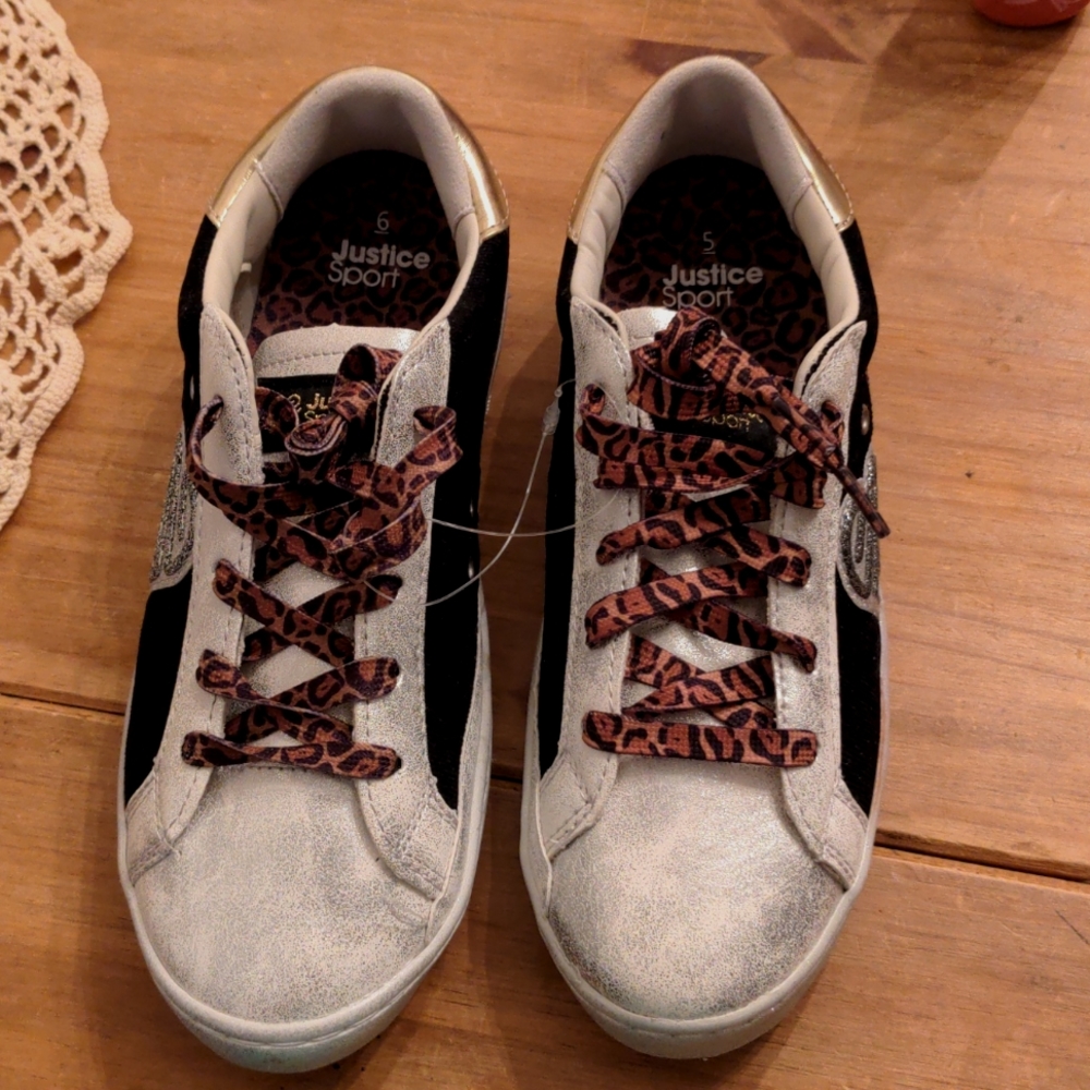Mismatched Gold/Black/Silver Justice Sport Tennis Shoes w/Leopard Ties L5/R6